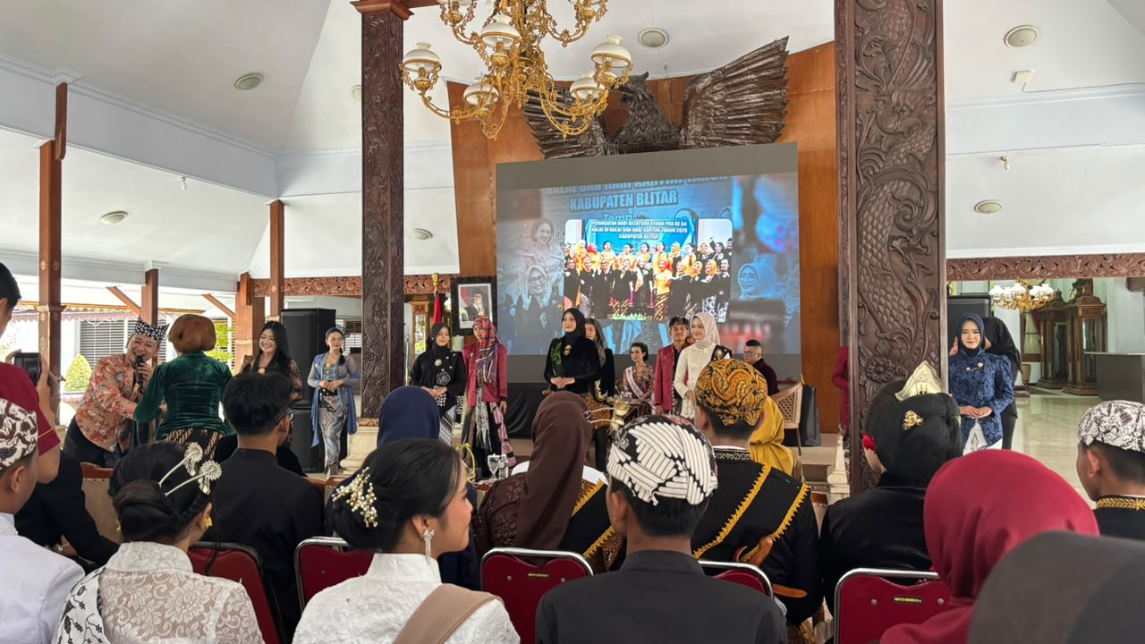 Ikuti Peringatan Hari Kebaya Nasional, Siap Berkebaya dengan Benar dan Berbudaya dengan Bangga